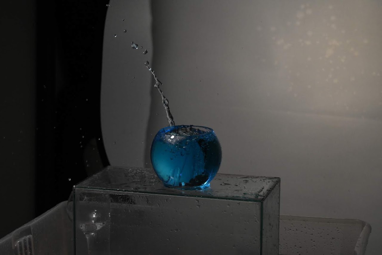 Práctica de fotografía de producto con splash de agua